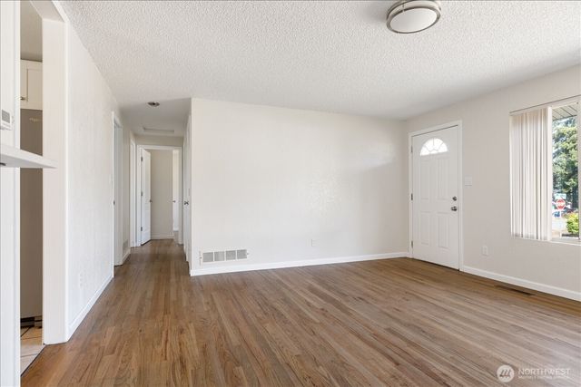 1515 NE 3rd Avenue, Oak Harbor, WA 98277