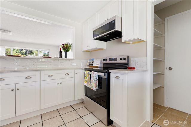 1515 NE 3rd Avenue, Oak Harbor, WA 98277