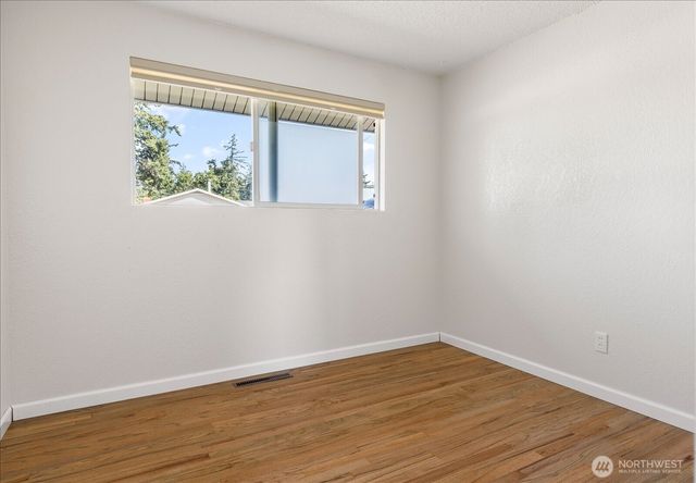 1515 NE 3rd Avenue, Oak Harbor, WA 98277