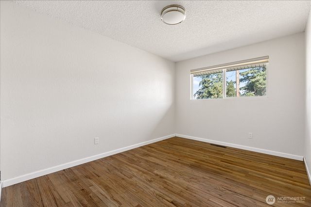 1515 NE 3rd Avenue, Oak Harbor, WA 98277