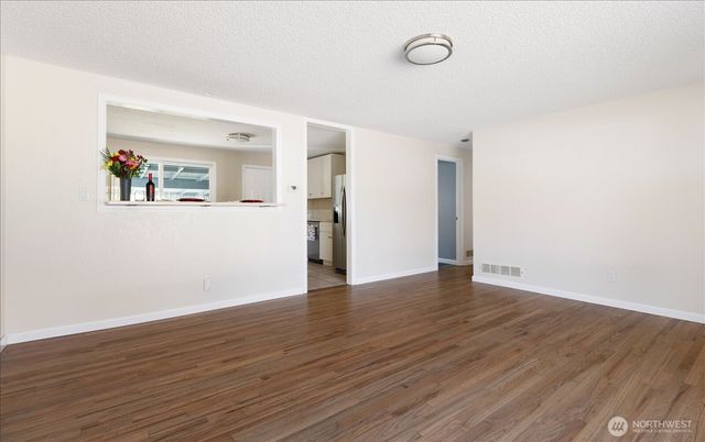 1515 NE 3rd Avenue, Oak Harbor, WA 98277