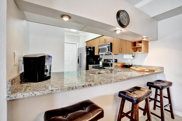 6426 Emerald Dunes 304 Drive 304, West Palm Beach, FL 33411