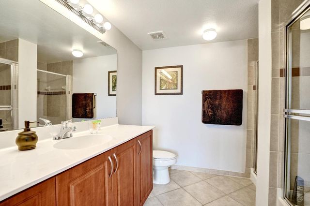 6426 Emerald Dunes 304 Drive 304, West Palm Beach, FL 33411