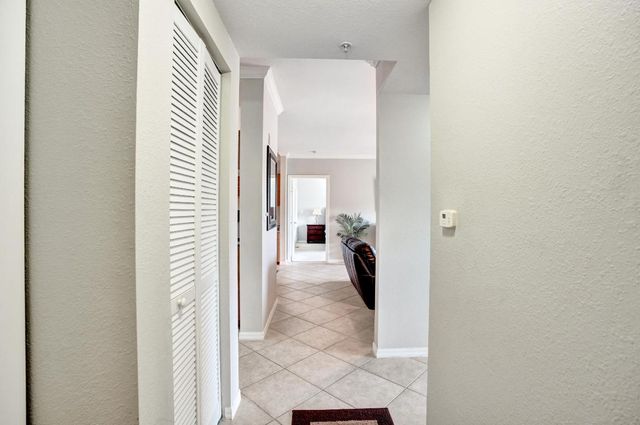 6426 Emerald Dunes 304 Drive 304, West Palm Beach, FL 33411