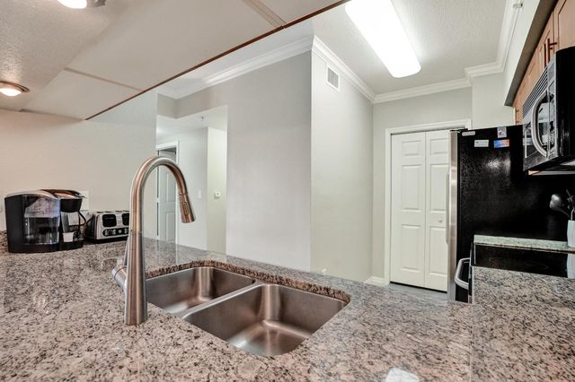 6426 Emerald Dunes 304 Drive 304, West Palm Beach, FL 33411