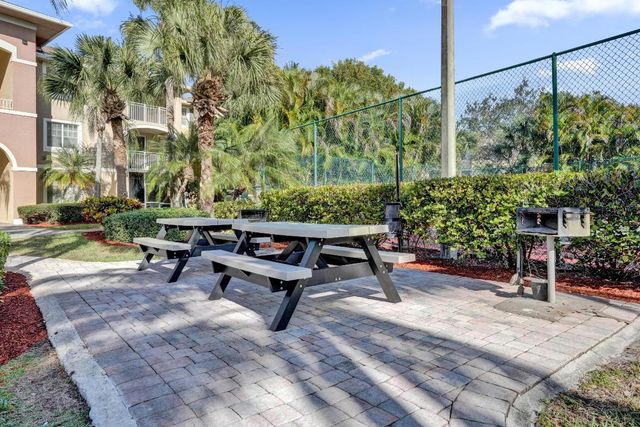 6426 Emerald Dunes 304 Drive 304, West Palm Beach, FL 33411
