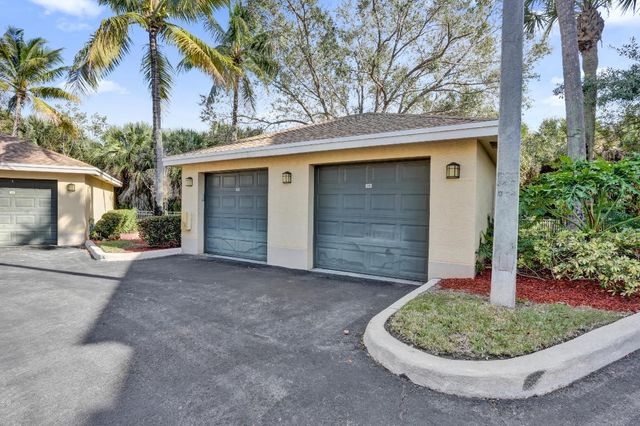 6426 Emerald Dunes 304 Drive 304, West Palm Beach, FL 33411