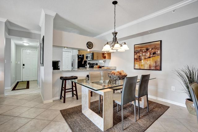 6426 Emerald Dunes 304 Drive 304, West Palm Beach, FL 33411