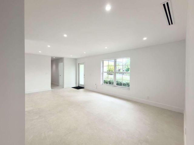 236 SE 3rd Avenue, Delray Beach, FL 33483