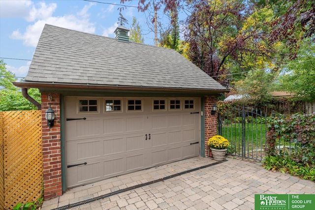 656 N 58th Street, Omaha, NE 68132