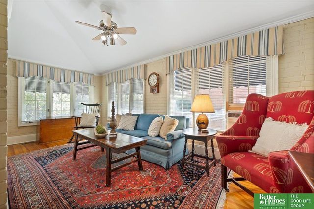 656 N 58th Street, Omaha, NE 68132