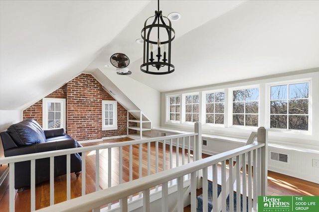 656 N 58th Street, Omaha, NE 68132