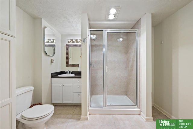 656 N 58th Street, Omaha, NE 68132