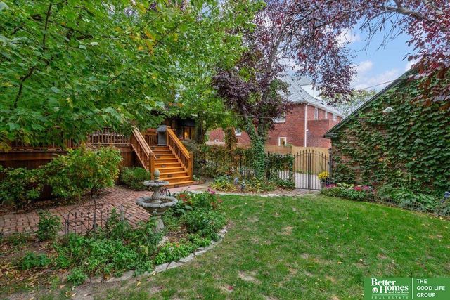 656 N 58th Street, Omaha, NE 68132