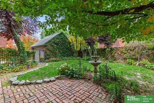 656 N 58th Street, Omaha, NE 68132