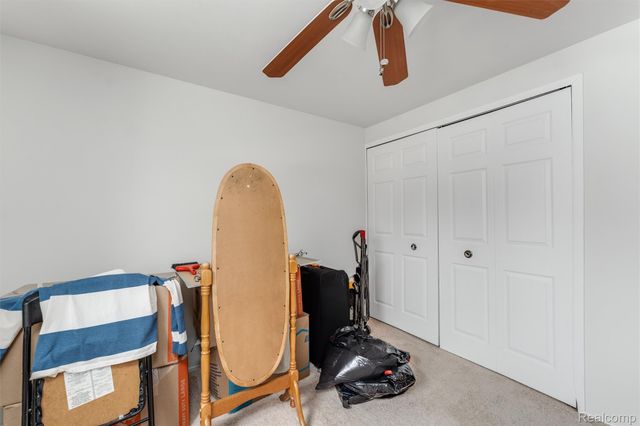 45704 Kensington St, Utica, MI 48317