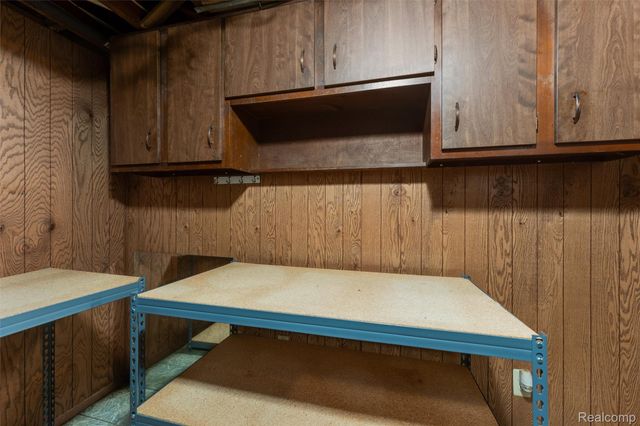 45704 Kensington St, Utica, MI 48317