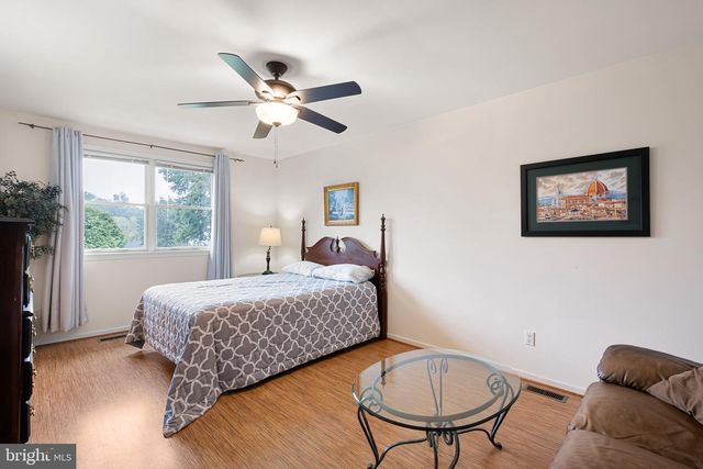 15 STATEN DR, Hockessin, DE 19707