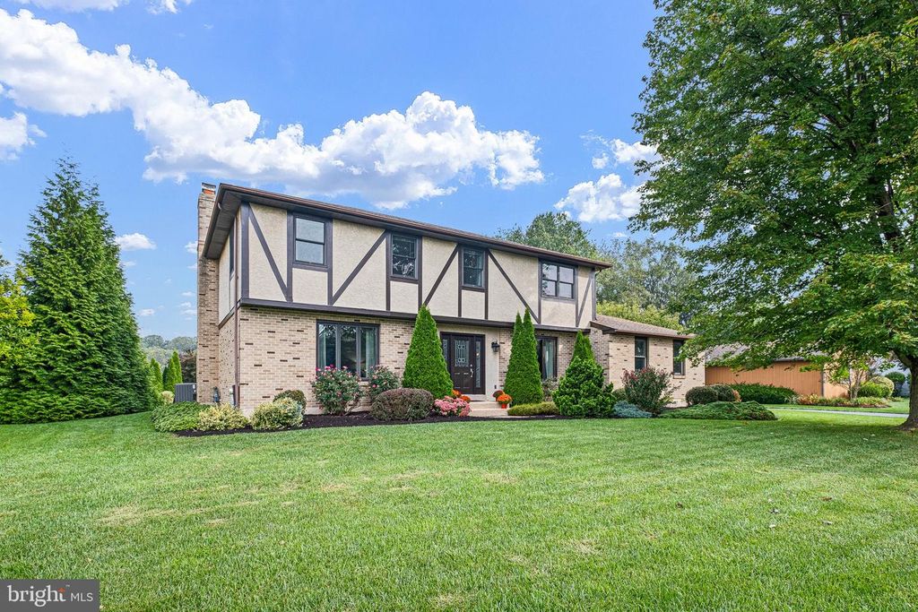 15 STATEN DR, Hockessin, DE 19707
