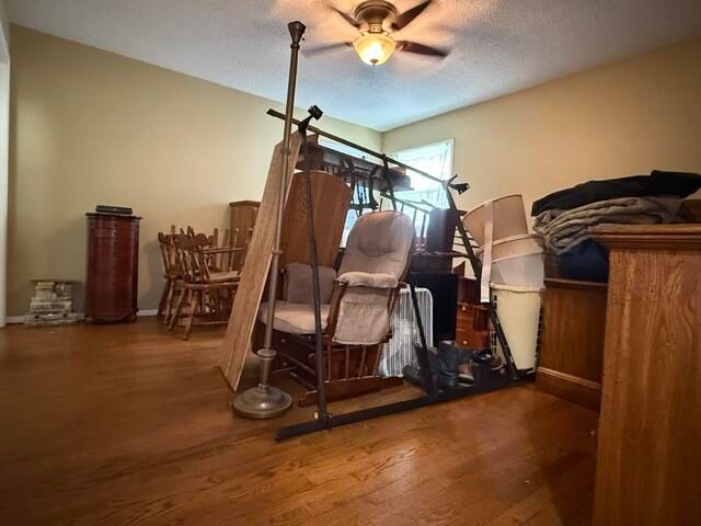 2711 S Claremont Avenue, Springfield, MO 65804