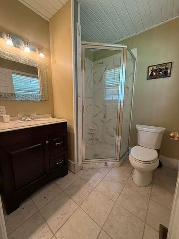 2711 S Claremont Avenue, Springfield, MO 65804
