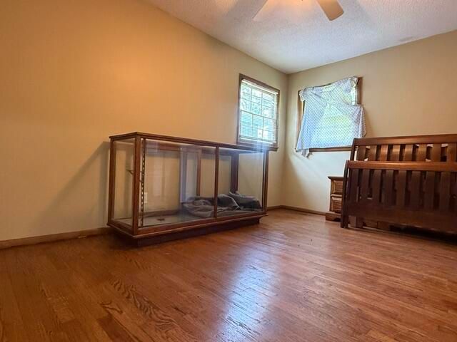 2711 S Claremont Avenue, Springfield, MO 65804