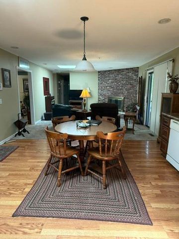 2711 S Claremont Avenue, Springfield, MO 65804
