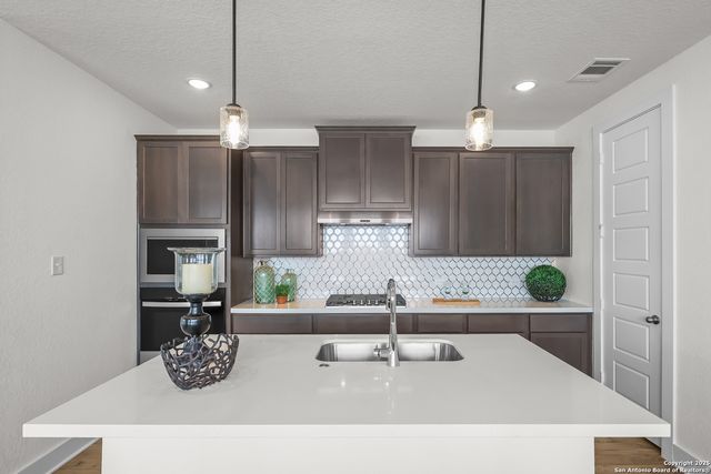 1840 Bighorn Trail, New Braunfels, TX 78132
