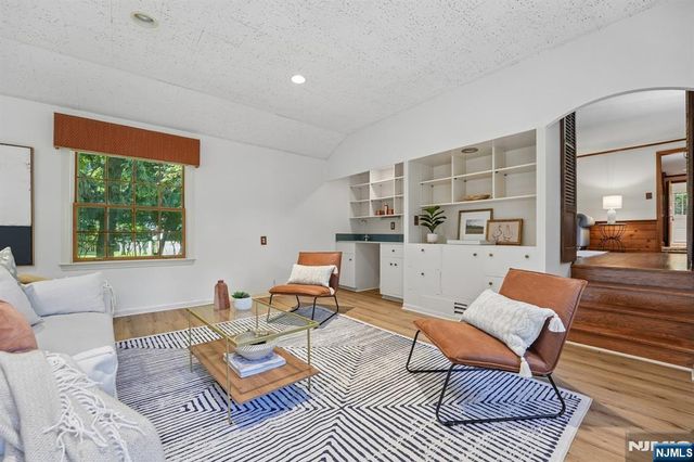 1 Seneca Place, Montclair, NJ 07043