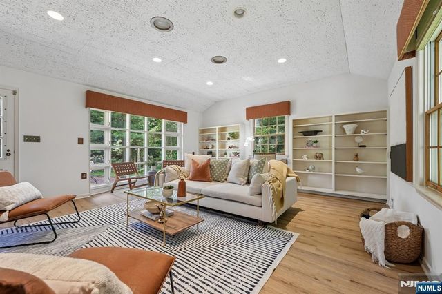 1 Seneca Place, Montclair, NJ 07043