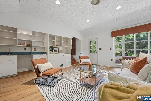 1 Seneca Place, Montclair, NJ 07043