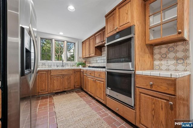 1 Seneca Place, Montclair, NJ 07043