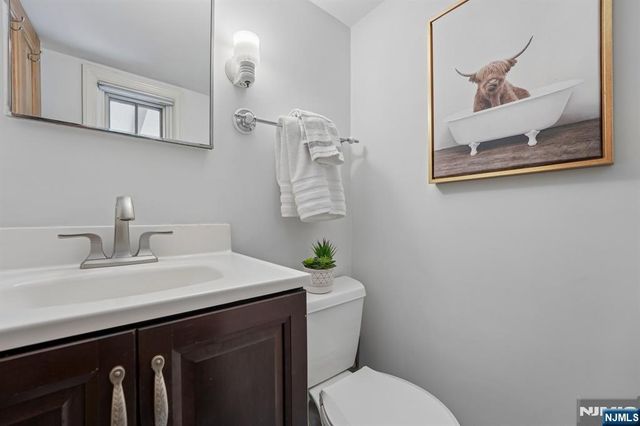 1 Seneca Place, Montclair, NJ 07043