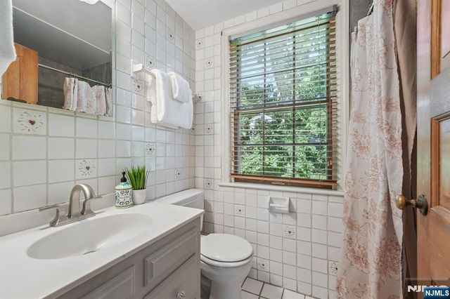 1 Seneca Place, Montclair, NJ 07043