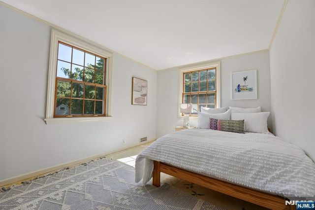 1 Seneca Place, Montclair, NJ 07043