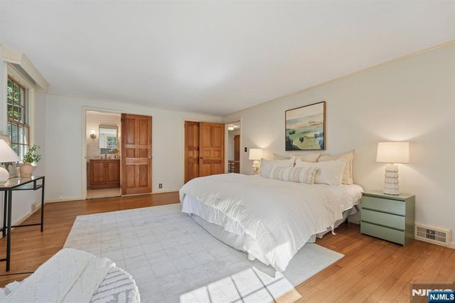 1 Seneca Place, Montclair, NJ 07043