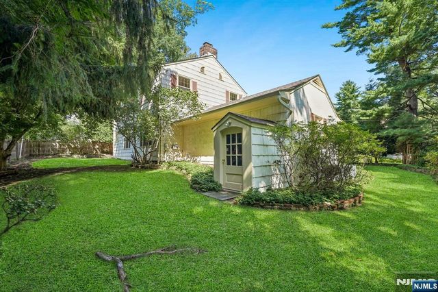 1 Seneca Place, Montclair, NJ 07043