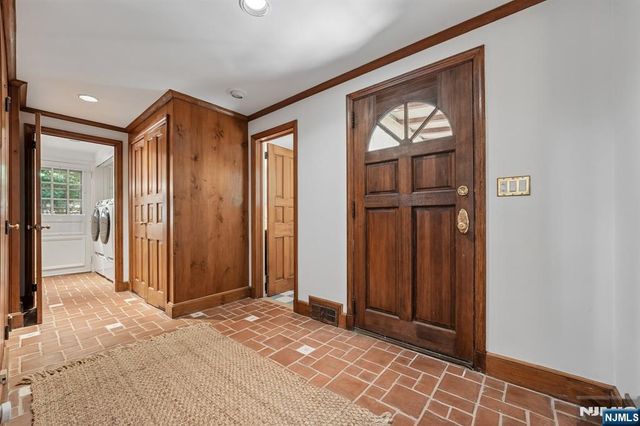 1 Seneca Place, Montclair, NJ 07043