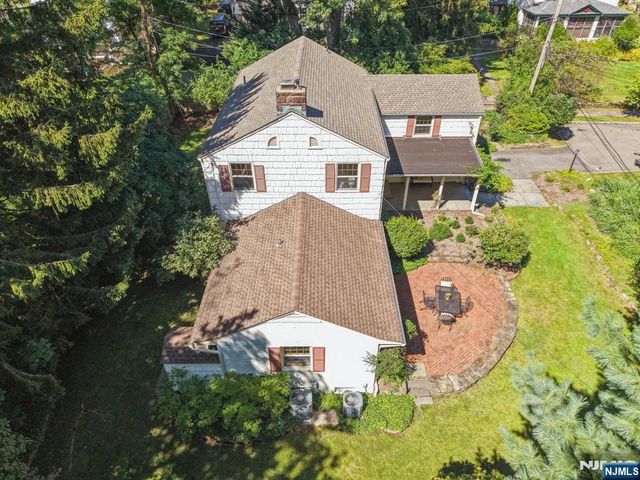 1 Seneca Place, Montclair, NJ 07043