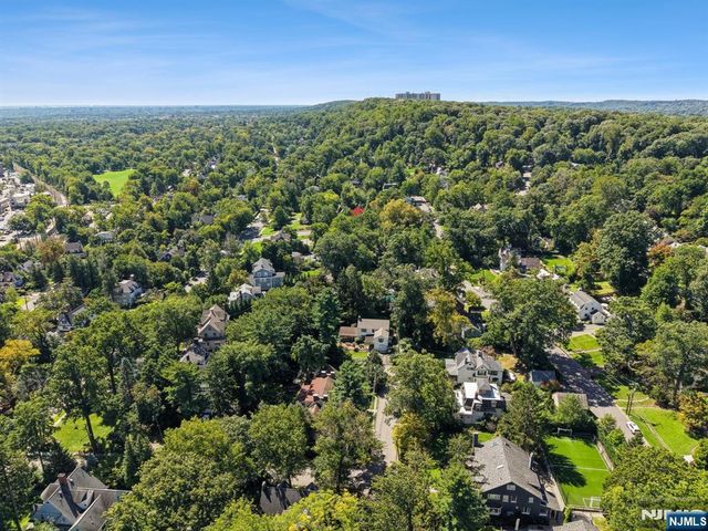 1 Seneca Place, Montclair, NJ 07043