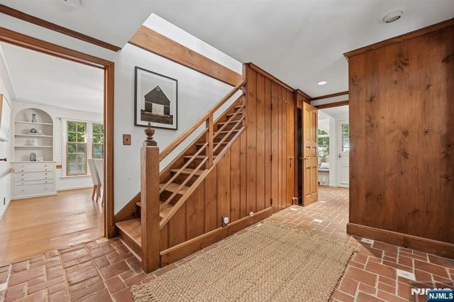 1 Seneca Place, Montclair, NJ 07043