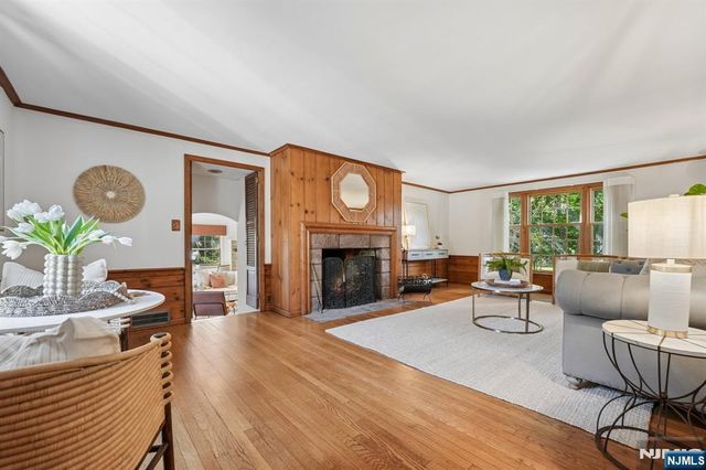 1 Seneca Place, Montclair, NJ 07043