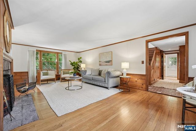 1 Seneca Place, Montclair, NJ 07043