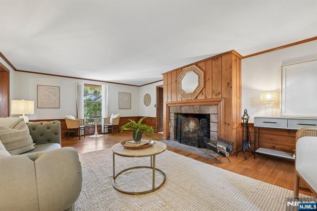 1 Seneca Place, Montclair, NJ 07043