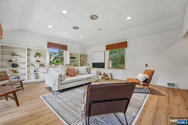 1 Seneca Place, Montclair, NJ 07043