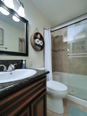 8583 Central Ave, Orangevale, CA 95662