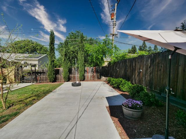 8583 Central Ave, Orangevale, CA 95662