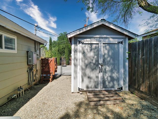 8583 Central Ave, Orangevale, CA 95662