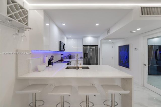 2301 Collins Ave 529, Miami Beach, FL 33139