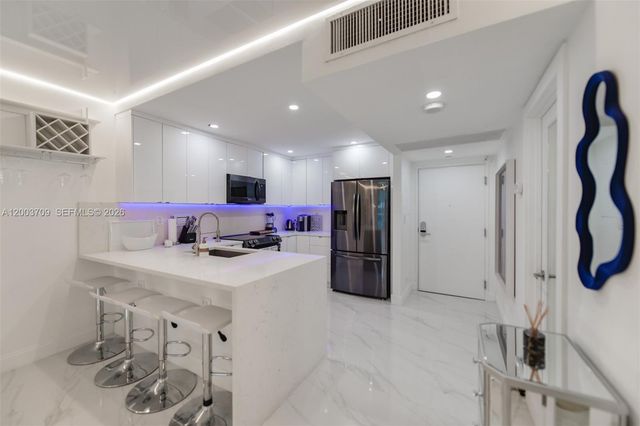 2301 Collins Ave 529, Miami Beach, FL 33139